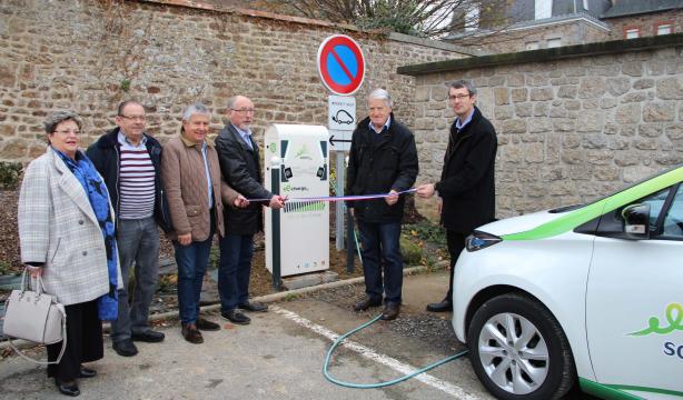 Inauguration de la borne e-charge50 à Ducey les Chéris