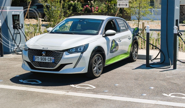 borne recharge véhicule électrique e-charge50