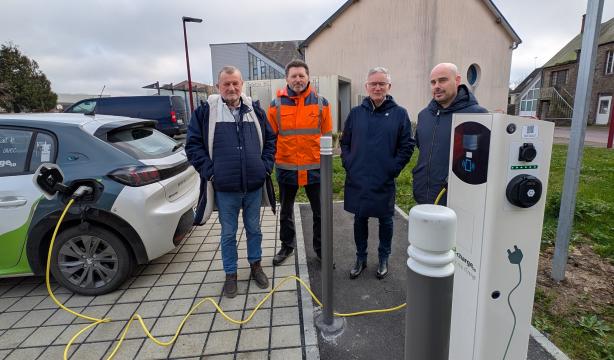 Borne de recharge E-charge Bourgvallées
