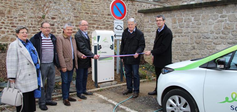 Inauguration de la borne e-charge50 à Ducey les Chéris