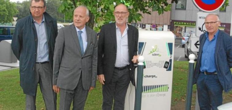  Inauguration de la borne e-charge50 à Saint-Pair Sur Mer