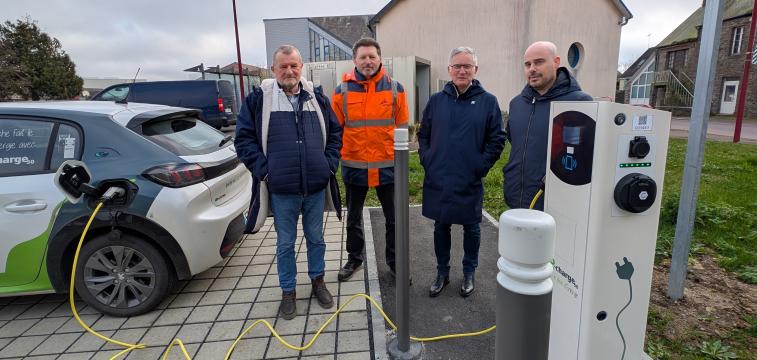 Borne de recharge E-charge Bourgvallées