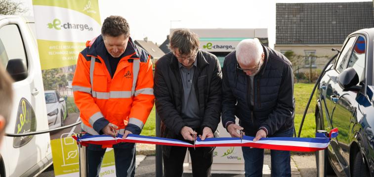 Inauguration Borne de recharge E-charge50 La Hague